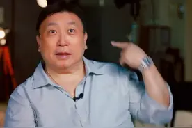 王晶曝周星驰隐私博眼球，其双眼皮是割的，别恋罗慧娟移情朱茵图片