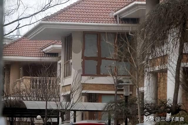 4个老婆	，全家移民，享受正师级待遇，潘长江身上哪个标签是真的