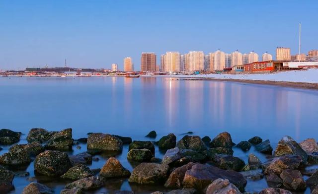 山东最不起眼的小城，拥有万米海滩浴场，还是地雷战的发生地