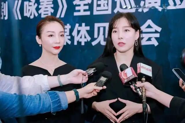 九三文艺晚会总导演身份曝光，原来是她们，难怪看得人热血沸腾