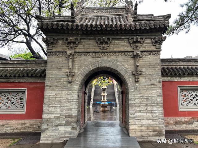 华严寺：“八大辽构”之七，拥有最美辽塑菩萨和最美古代书橱