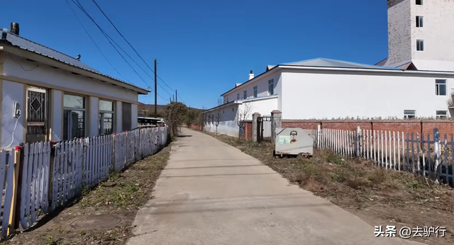 最孤独的边境村子，与朝鲜一江之隔，每年国家“打钱”给村民