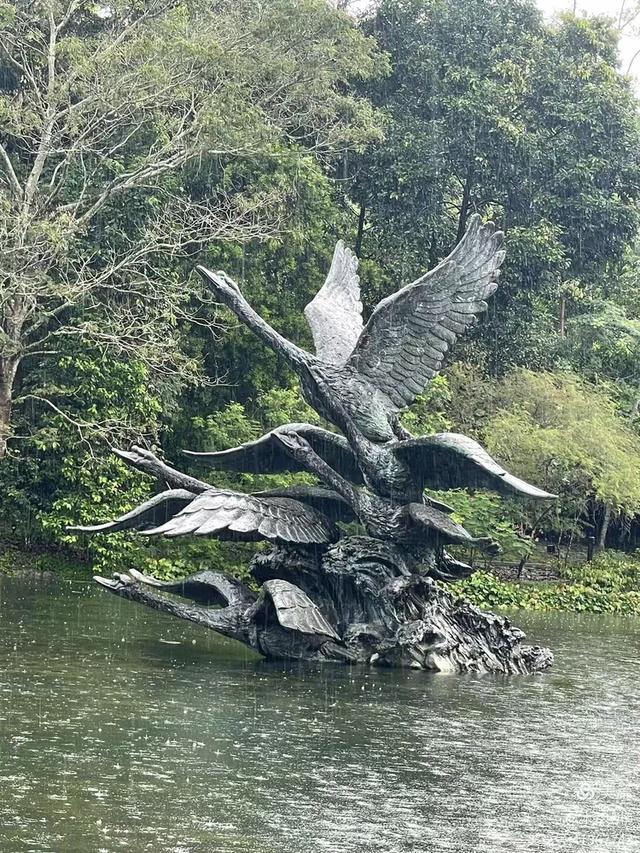 新加坡:“亲自然城市”,并非简单的“花园城市”