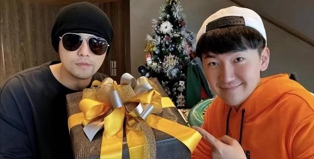 周杰伦被“哥们”坑哭！2300万比特币被卷走，这人之前还上过春晚