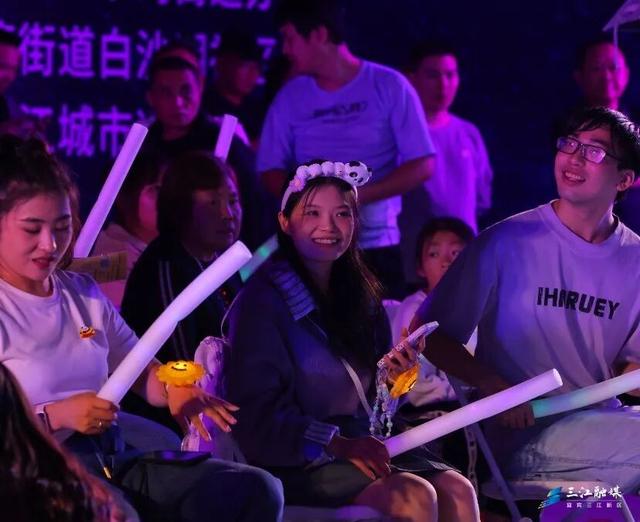 火爆ing！新区这六个地方人从众···