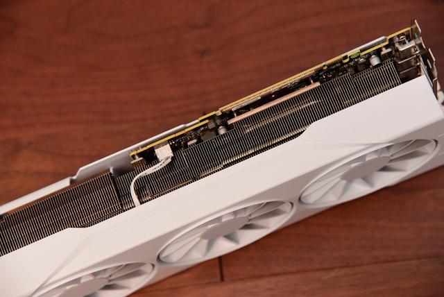 关公战秦琼！哪个游戏强？RX9070GRE和RTX5060TI对比实测！