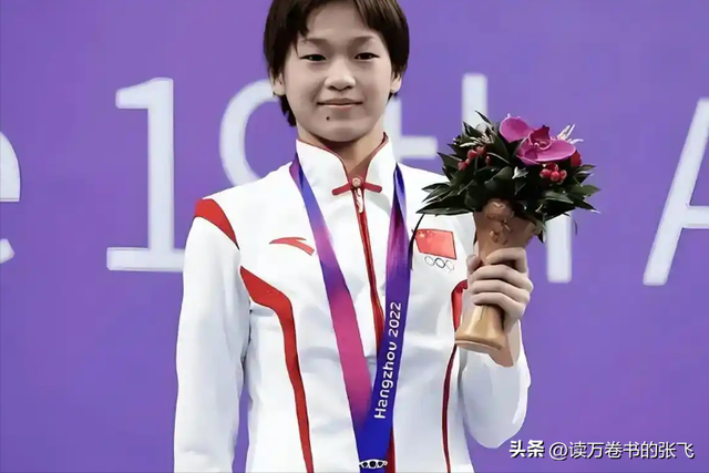 正式退役？央视表态，全红婵返回湛江老家，谁注意何威仪举动