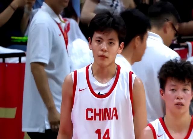 女篮热身赛：中国女篮险胜澳大利亚，2人能力被严重低估