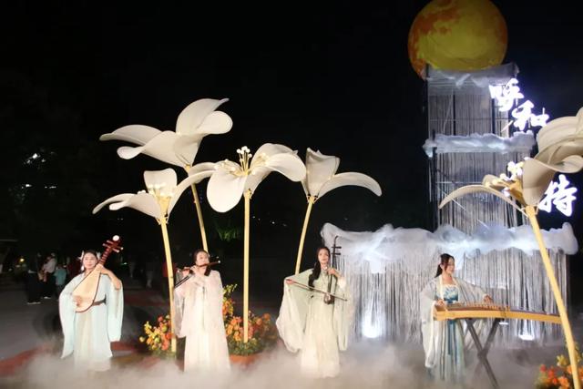 速来打卡！呼和浩特赛罕区夜空惊现“飞天嫦娥”，演出持续至6号……