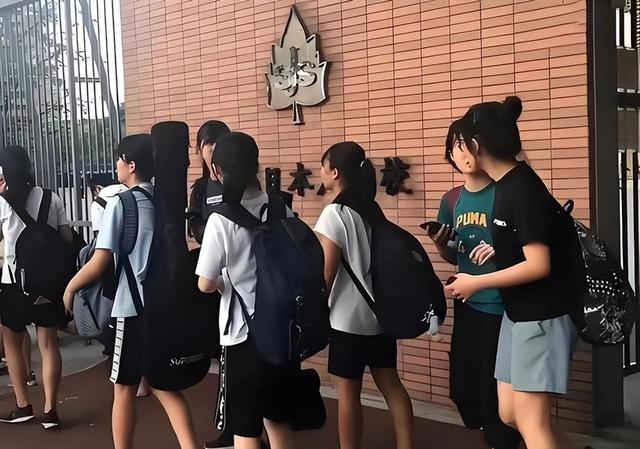 大量日本游客涌入北京，打着旅游幌子不去旅游不吃美食，为啥来？