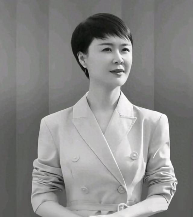 贺娇龙身亡细节曝光：马受惊尥蹶子，蹄踢到她头部	，此前疑有征兆