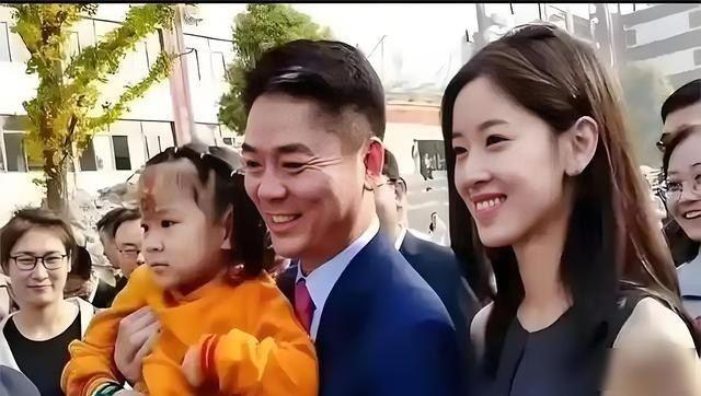 51岁刘强东给不少男性提了个醒	，找老婆一定要找个从心底里喜欢的