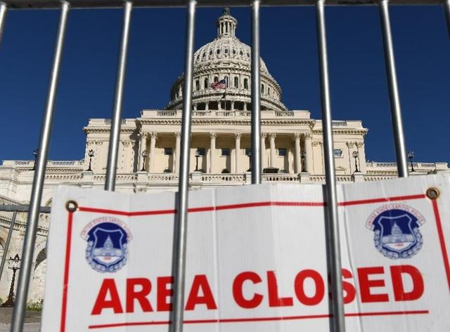 美政府停摆27天！航空业瘫痪，薪水叫停，不到2天延误1万次航班