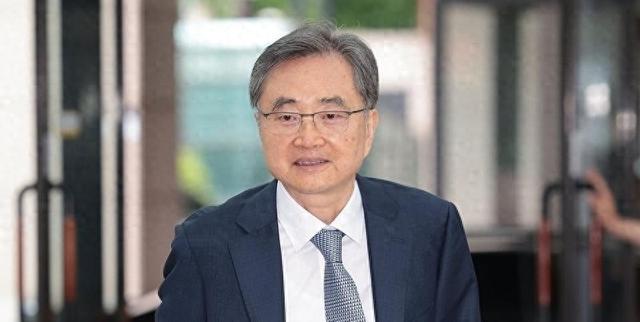 李在明麻烦大了，韩外长致电王毅，想“求药方”？中方提3个要求