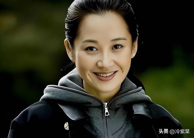 她一生 “风流成性	、老少通吃	”，撩汉无数，现如今56岁却依旧单身