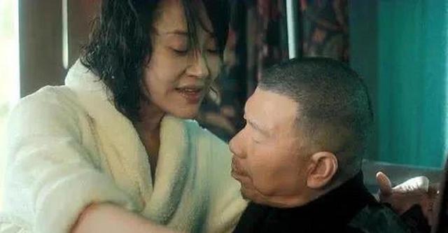 她一生 “风流成性、老少通吃”，撩汉无数，现如今56岁却依旧单身