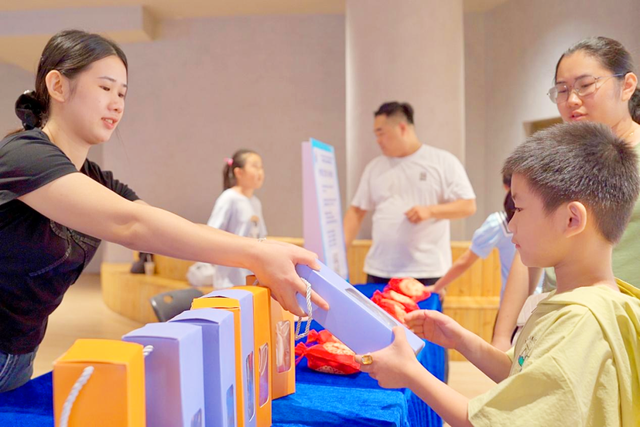 “平安旅文 畅游椰城”活动举行 趣味桌游普及禁毒知识