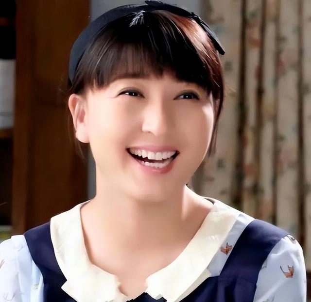 53岁晚节不保？踩着赵本山上位的闫学晶	，终是为荒唐行径买了单