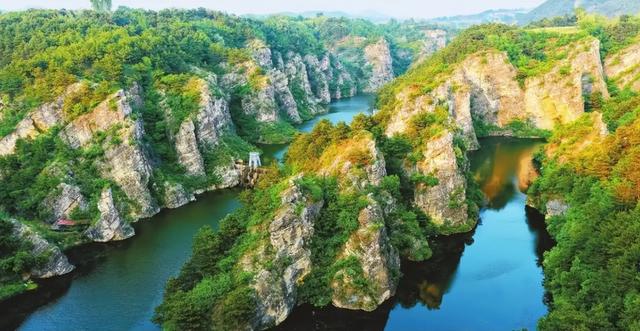 破产景区靠1元冰棍逆袭，年轻人用行动证明：不是物价高是良心贵