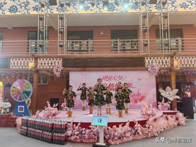 七夕浪漫夜 梧桐市集共谱美好乐章