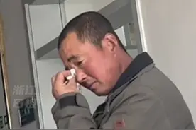 看到小孙女在医院输液，太爷爷和爷爷心疼地抹泪图片