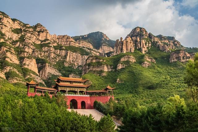 五岳和黄山，到底谁才是中国第一名山？