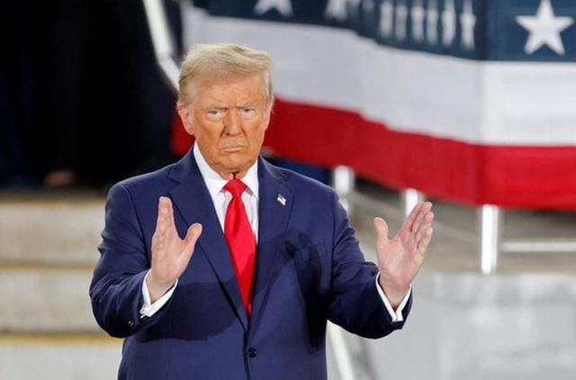 美国对华开出5大条件，中方全部拒绝！特朗普再对访华改口，不来北京看阅兵，要在白宫见一位特殊客人