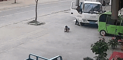 东莞交警交通安全提醒_小学生安全出行8注意_2026年寒假交通安全公开课