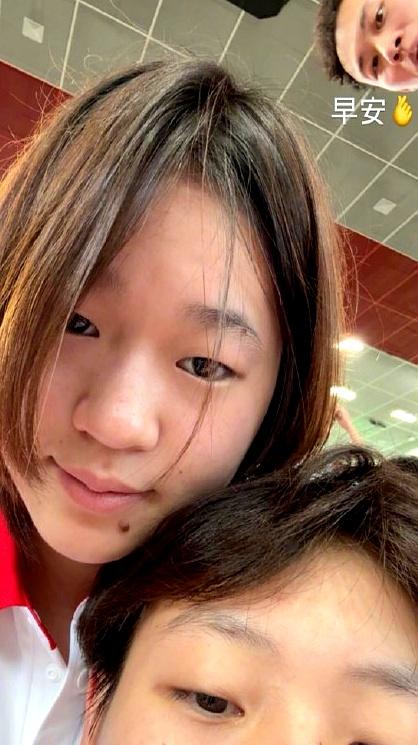 暂别赛场5个月，合照暴露全红婵现状，人情冷暖体现的淋漓尽致