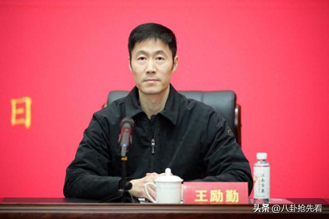 王励勤卸任，引起3大争议，樊振东被关注 孙颖莎王楚钦压力或变大