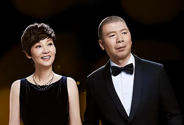 和徐帆离婚传闻真相大白仅2个月，冯小刚近况出，一点都不意外