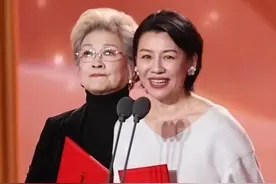 当49岁刘琳和72岁宋春丽站一起，我才明白，啥叫自然老去更有韵味图片