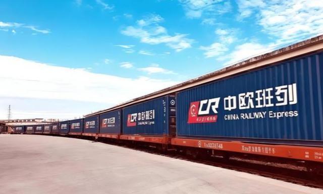 北极刚冰封，中欧班列就被掐断？波兰这波操作，时机卡得太刻意