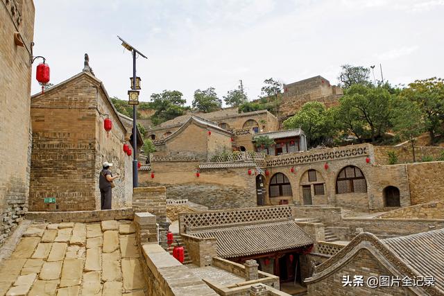 山西汾西：百年古宅醉游人