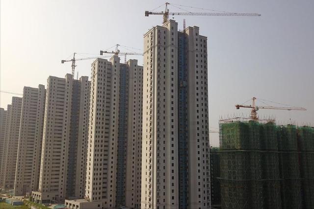 曹德旺预言成真了？我国二三十层的电梯房，或将面临同一个结局？