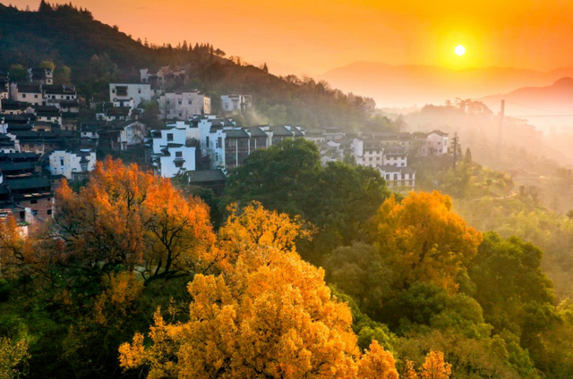 红叶配晒秋，解锁中国赏枫天花板