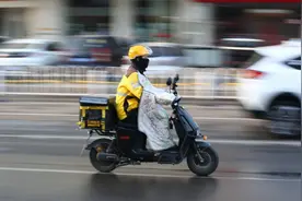 22岁外卖员为做“高薪陪酒男模” 却被卖到缅甸，获刑2年3个月 律师：涉嫌两个罪名！图片