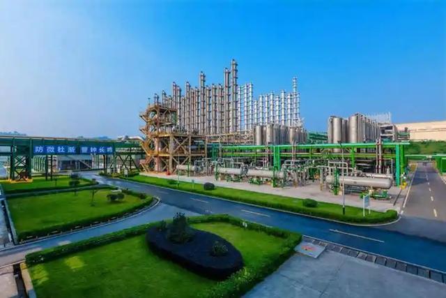 双面乐山：一座文化旅游和先进工业交相辉映的城市