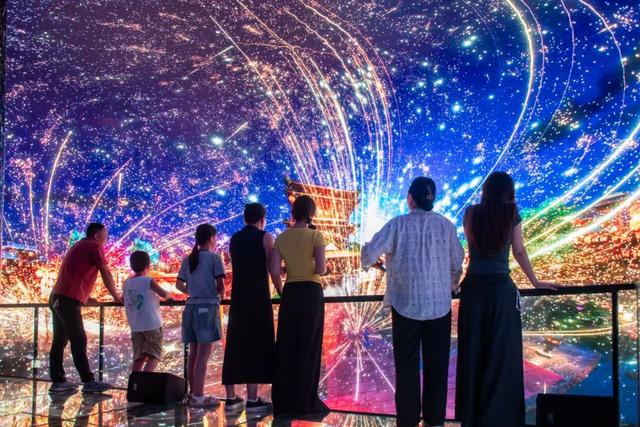 台儿庄古城复兴楼“登高祈福”，愿你拾级而上，步步皆好运！