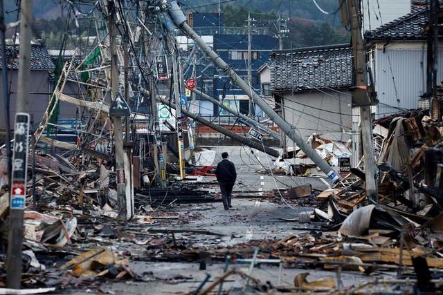特大地震爆发！海啸瞬间淹没城市，日本遭殃，中国也危险了