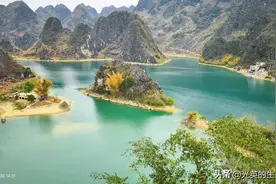 我发现广西有一个湖泊很美，看见它让我想到了九寨沟和纳木错图片