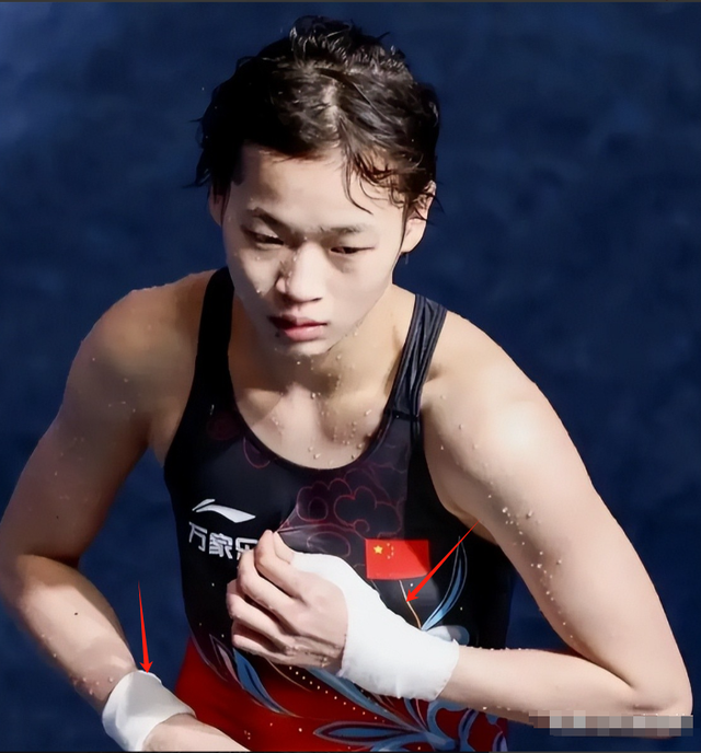 全红婵归队了！她变化真大，身材高挑颜值抢眼，留了长发气场强大