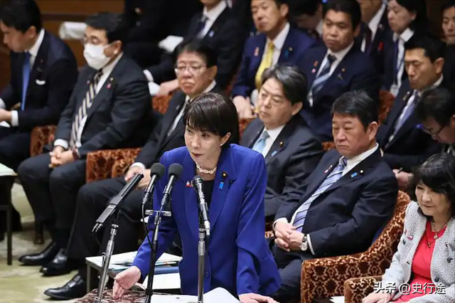 在中日关系敏感时期，他竟然率团赴日访问，为了刷存在感毫无底线