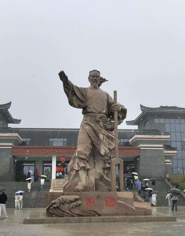 去了郑国渠景区，才发现景区其实是泾河大峡谷。