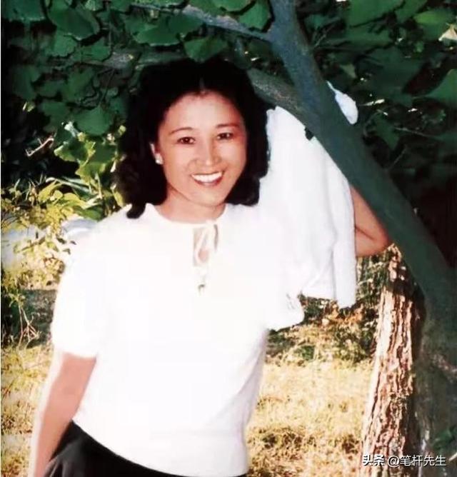 炸裂！87岁范曾被曝遭37岁娇妻做局，出轨转移财产，还和继子乱搞