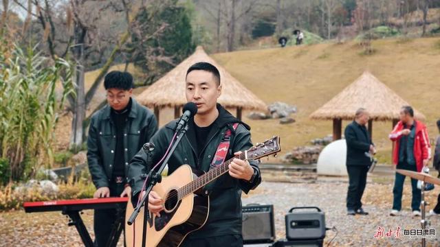 千年银杏映江峡 一曲歌谣醉山村 徽县本土乐队唱活家乡美