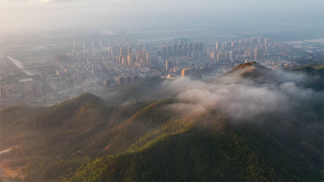 孖髻山，“上锁”！