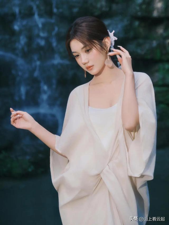 湖南长沙一佳人好漂亮, 身高167cm,体重45kg 美的让人移不开眼