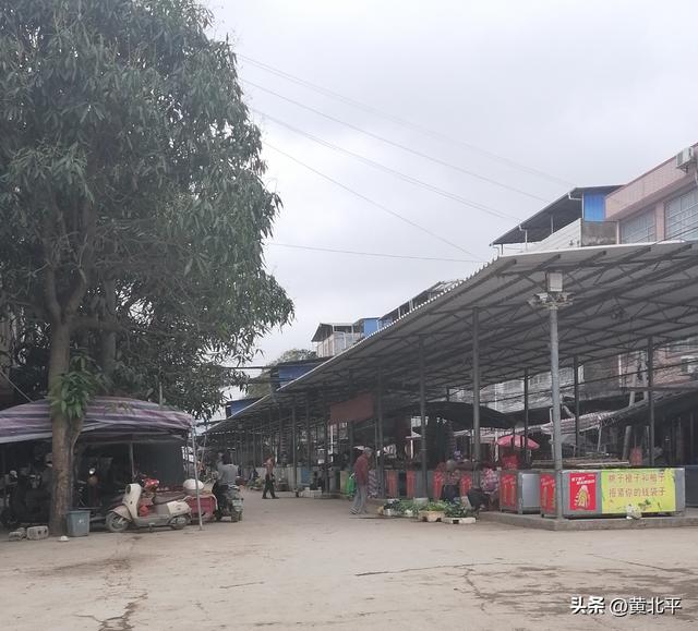 广西南宁市上林县始建于明朝洪武年间老圩，与别县同名改为明亮
