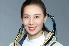 [精英] 为女儿“摘到星星”的英雄宇航员王亚平，希望能漫步月球图片